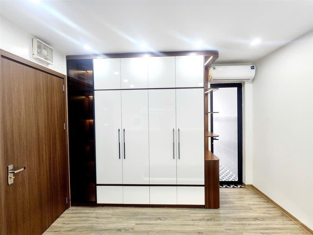 Cắt lỗ căn 3 pn tại đường giải phóng , hàng hiếm , full nội thất , view thoáng.  0915 057 ***