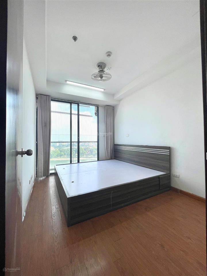 Bán căn hộ vp4 bán đảo linh đàm view hồ 2 ngủ 2 vs  0915 057 ***