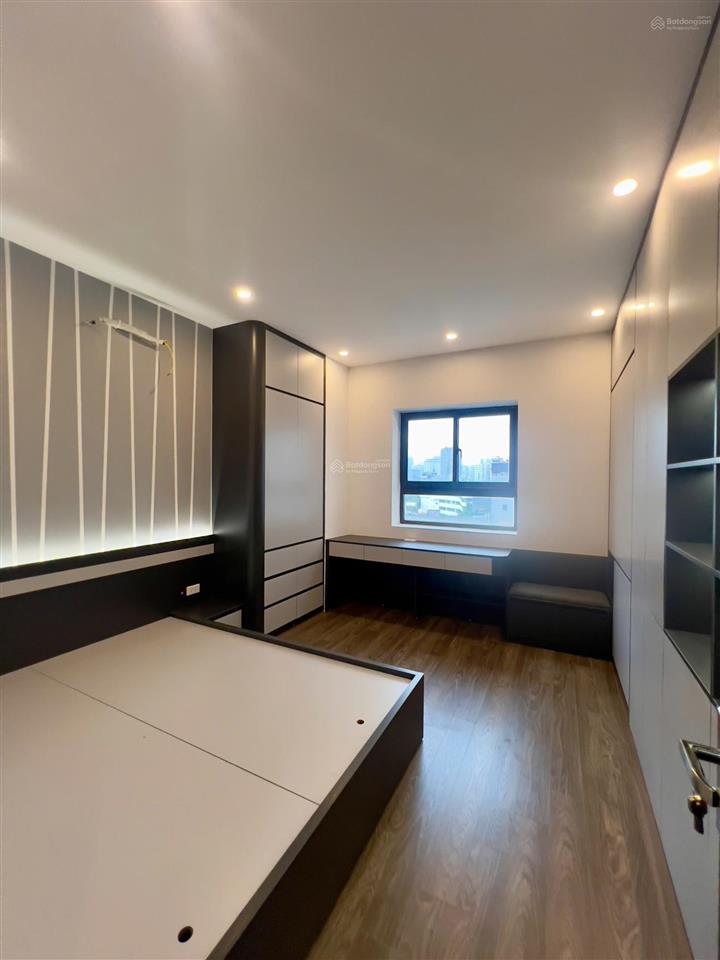 Cực hiếm  căn góc view hồ  2 ban công lộng gió tại a1 kim giang