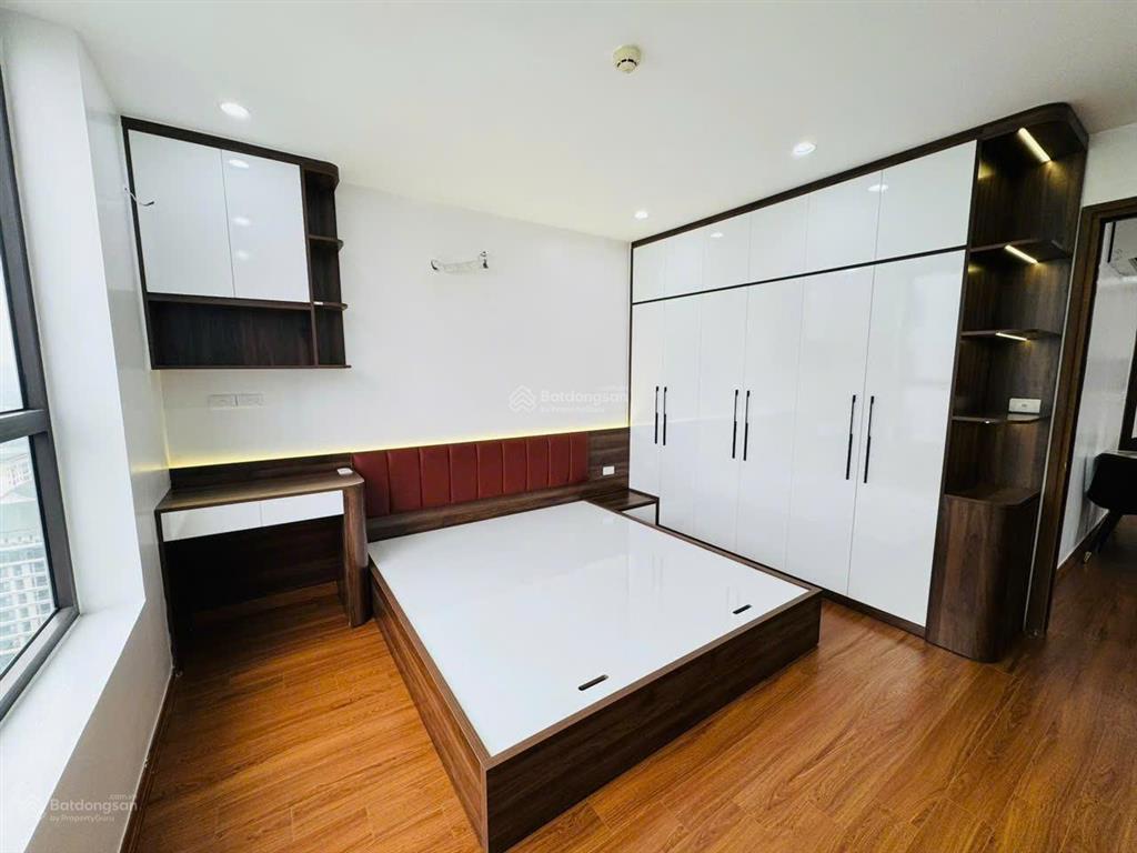 Chủ nhà cắt lỗ  giảm gần 1 tỷ cần bán gấp! căn hộ 3 phòng ngủ chung cư x2 đại kim