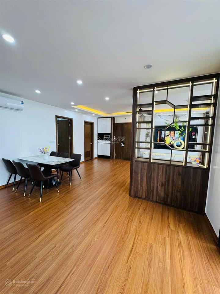 Chủ nhà cắt lỗ  giảm gần 1 tỷ cần bán gấp! căn hộ 3 phòng ngủ chung cư x2 đại kim