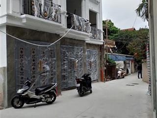 Bán nhà xây mới ở phượng nghĩa,phụng châu dt 30,4m2 5 tầng, ngõ thông, sđcc  0343 838 ***