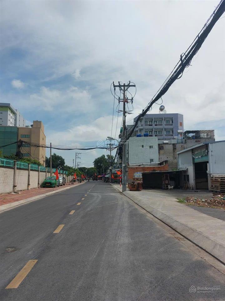 Bán tòa nhà chdv  p. trung mỹ tây, tp.hcm  ngay sau cv phần mềm quang trung