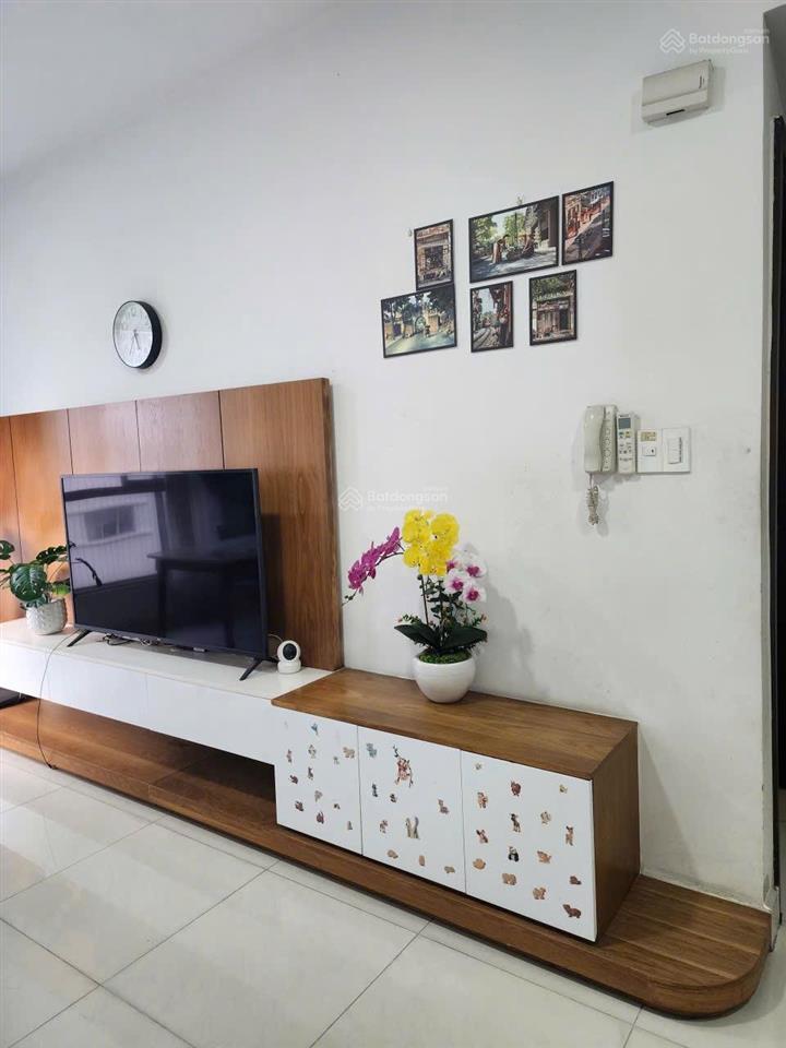 Hàng chính chủ bán căn 2pn2wc lầu đẹp có sổ hồng sẵn. nhà nt full 4,5 tỷ bao hết .