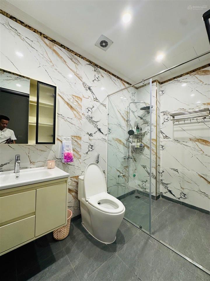 Nhà 50m x 6 tầng phố thanh am  long biên, 2 mặt thoáng, đường 10m, thang máy  ở và kinh doanh
