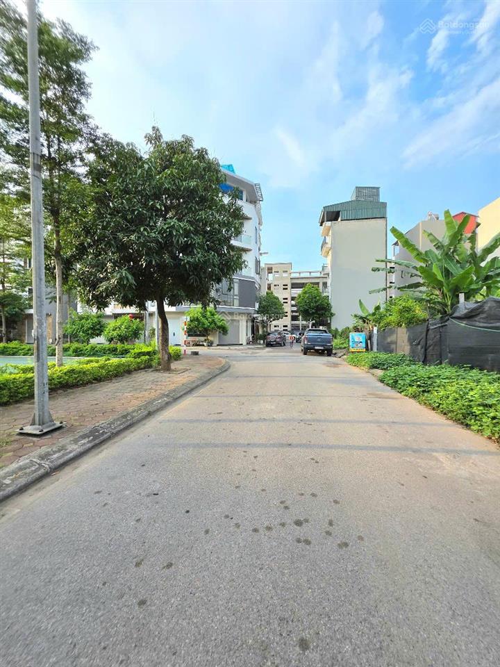 Lô góc 50m2 đất phố nguyễn khắc viện  phường việt hưng  long biên, đường to 13.5m ở và kinh doanh