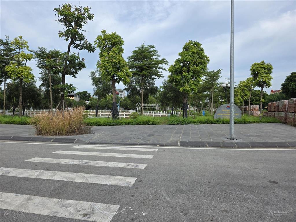 Bán 52m đất đẹp khu phân lô phố thanh am, đường to 12.5m ở và kinh doanh, phường việt hưng, 12.2 tỷ
