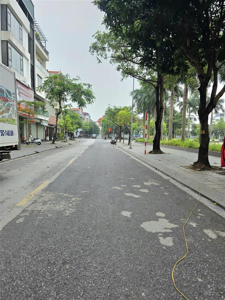 Lô góc 80m đất phân lô việt hưng  long biên, đường to 12.5m nhìn vườn hoa cây xanh, vinhome lb