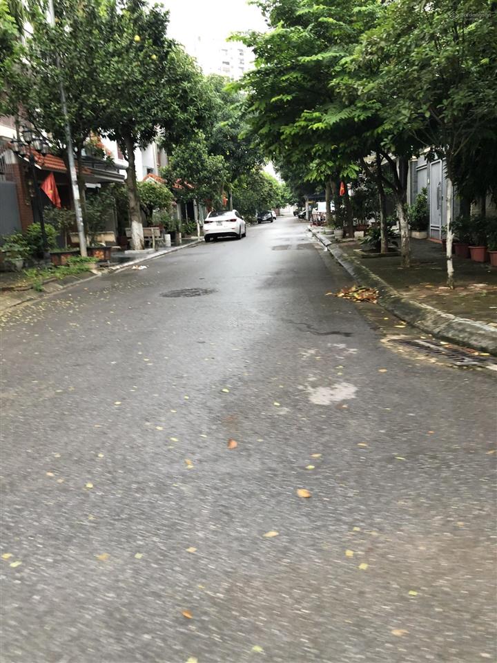 Bán 76m đất đấu giá việt hưng đường 13,5m vị trí trung tâm, giá 24.x tỷ