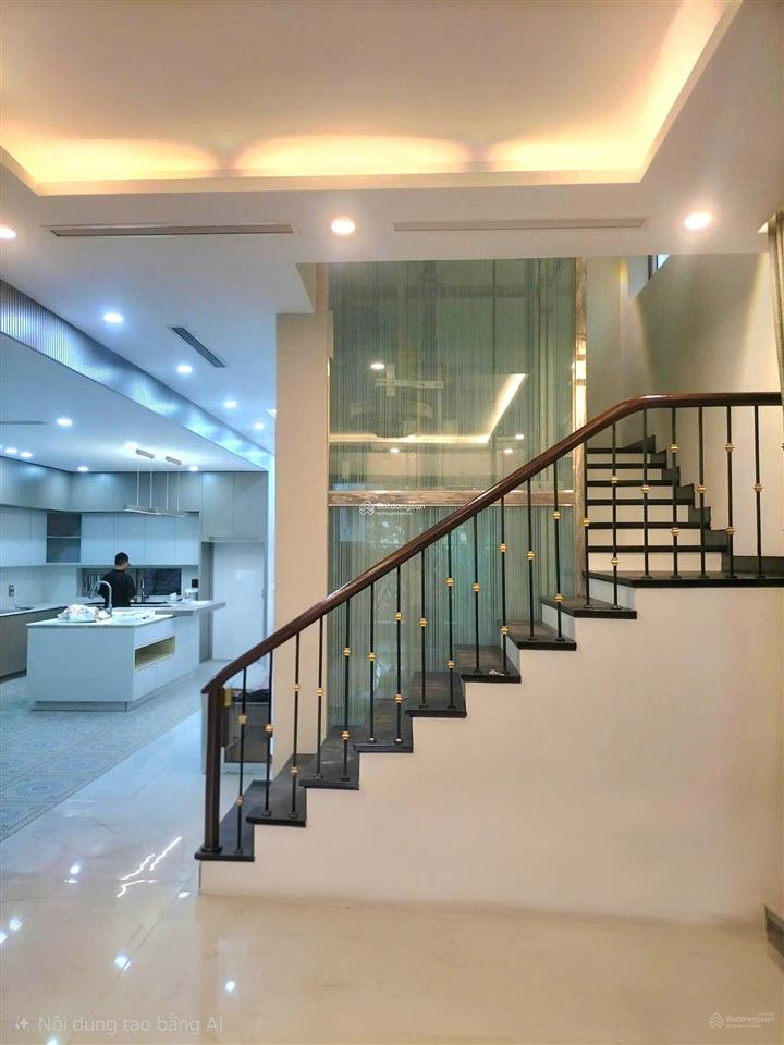 Biệt thự đô thị việt hưng, 190m x 5 tầng, view vườn hoa công viên,thang máy, thiết kế đẹp  full đồ