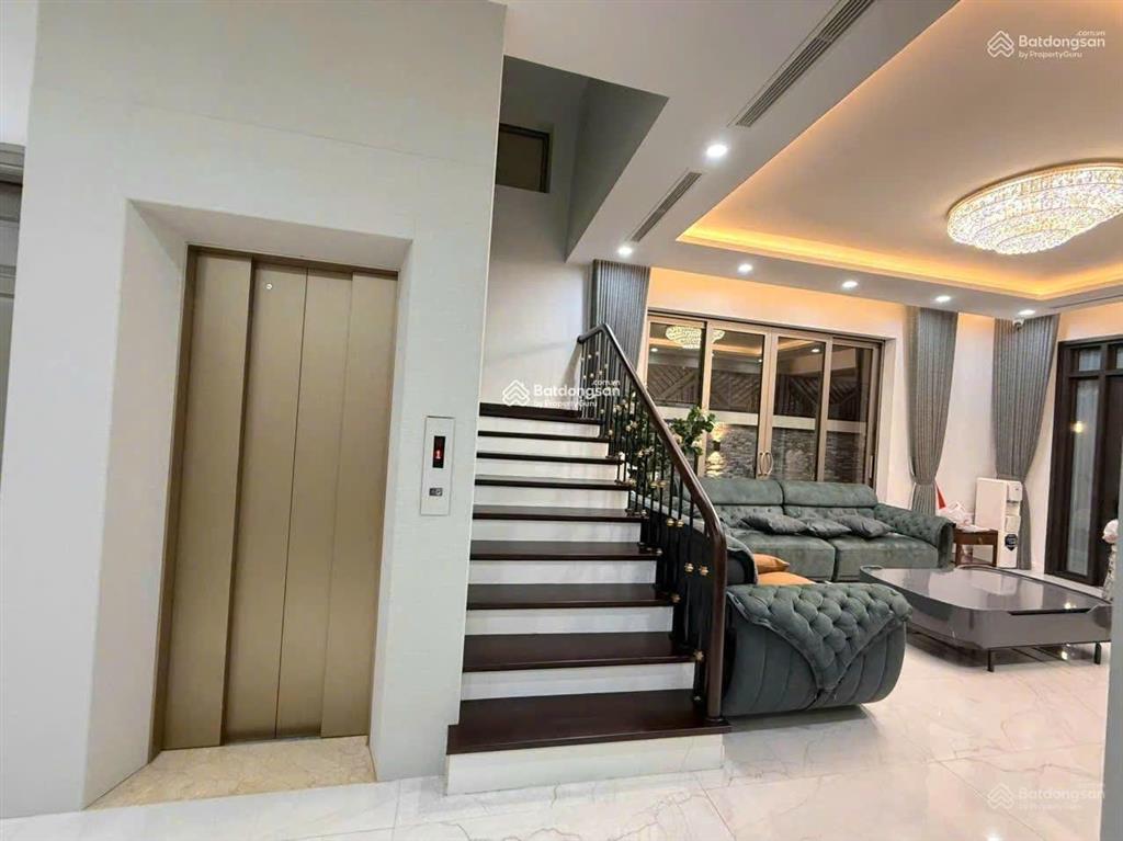 Biệt thự đô thị việt hưng, 190m x 5 tầng, view vườn hoa công viên,thang máy, thiết kế đẹp  full đồ