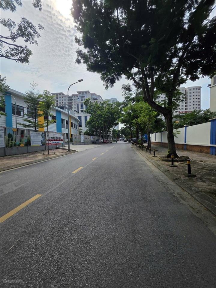 Nhà 6 tầng x 50m2 thang máy full đồ khu tđc thượng thanh, phường việt hưng. đường to 12.5m, ở và kd