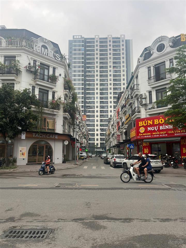 Bán shophouse đẹp tại east center, giá thỏa thuận, 90m². sổ đỏ, đường 13.5m, cạnh vhop1