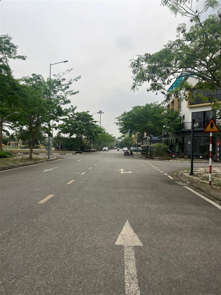 Bán đất nền dự án phố nối house, 69 triệu / m2, 70 m2, sổ đỏ ngay. đón sóng vin xây kdt hòa phát.