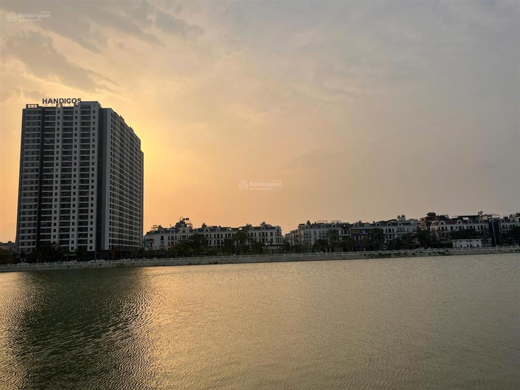 Bán shophouse dòng tiền đẹp nhất và độc nhất gia lâm. chỉ có 1 căn bán duy nhất. 90m2. đường 30m