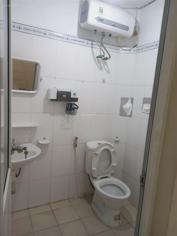 Cho thuê căn chung cư diện tích 36m2 nhà 1pk 1pn có nóng lạnh, điều hòa, giường