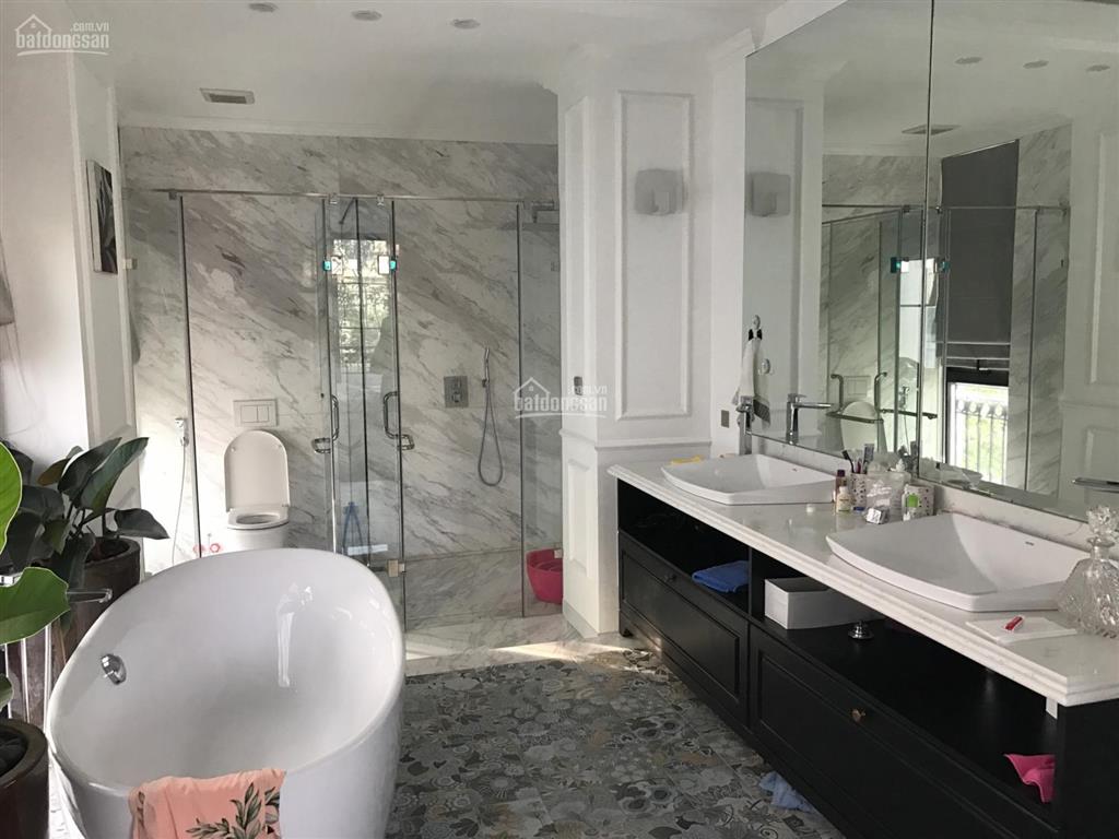 120 tỷ bt hoa phượng 300m2 hoàn thiện đẹp, đường rất thoáng, mặt vườn hoa công viên, sông sau rộng