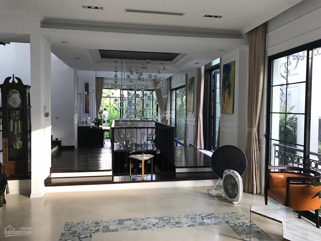120 tỷ bt hoa phượng 300m2 hoàn thiện đẹp, đường rất thoáng, mặt vườn hoa công viên, sông sau rộng