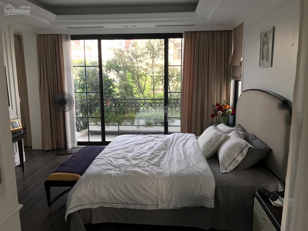120 tỷ bt hoa phượng 300m2 hoàn thiện đẹp, đường rất thoáng, mặt vườn hoa công viên, sông sau rộng
