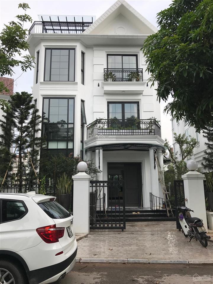120 tỷ bt hoa phượng 300m2 hoàn thiện đẹp, đường rất thoáng, mặt vườn hoa công viên, sông sau rộng