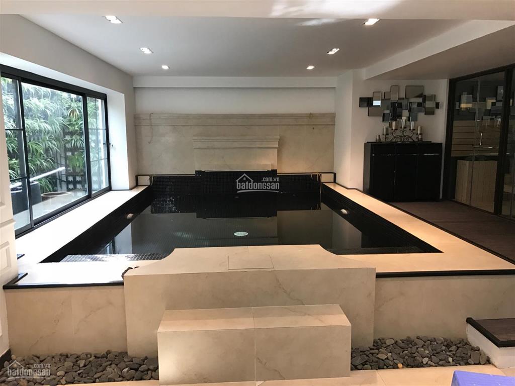 120 tỷ bt hoa phượng 300m2 hoàn thiện đẹp, đường rất thoáng, mặt vườn hoa công viên, sông sau rộng