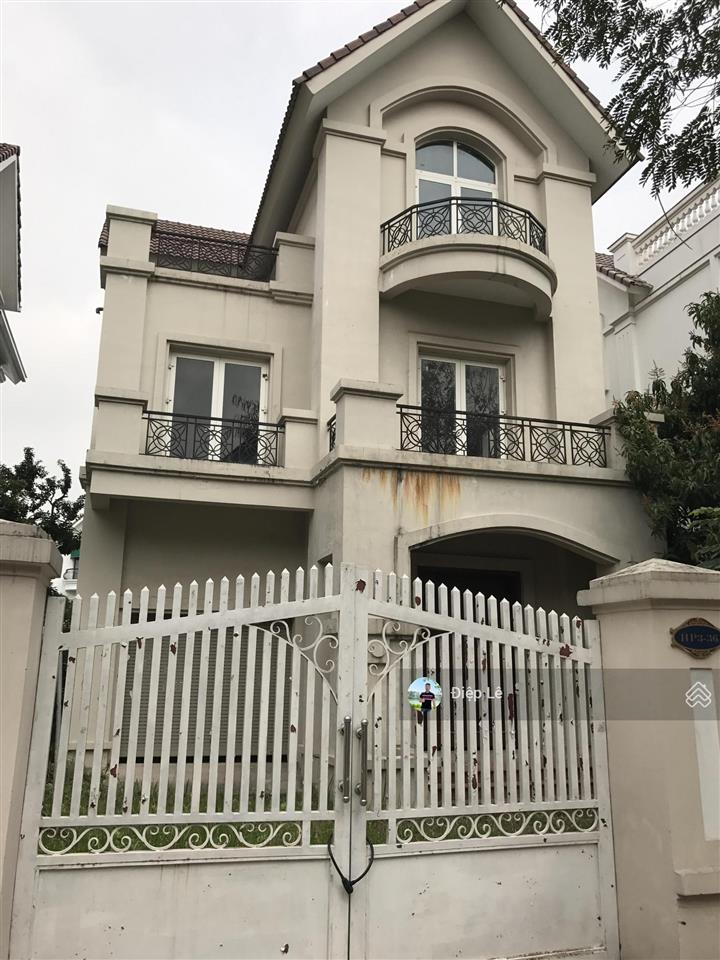 Bán gấp bt đơn lập 350m2 vinhomes riverside, 100 tỷ, có sông sau nhà, nở hậu, không lỗi phong thủy