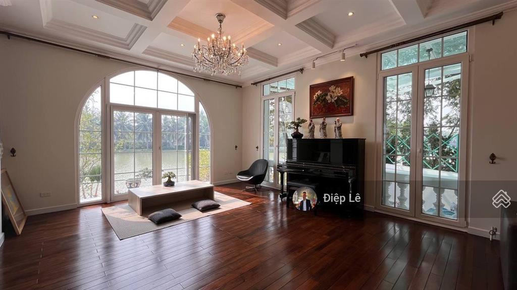 200 tỷ bt vip bằng lăng 500m2, đơn lập, hoàn thiện mới siêu đẹp, ngã ba sông rộng nội khu yên tĩnh