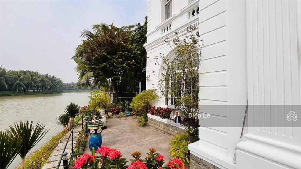 200 tỷ bt vip bằng lăng 500m2, đơn lập, hoàn thiện mới siêu đẹp, ngã ba sông rộng nội khu yên tĩnh