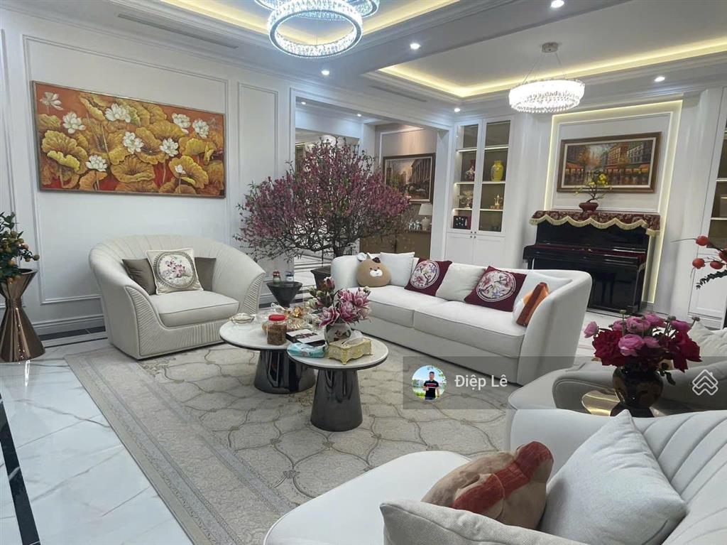 Cho thuê liền kề 90m2 dự án vinhomes harmony, ngay sát hồ, hoàn thiện đẹp full đồ, có thang máy