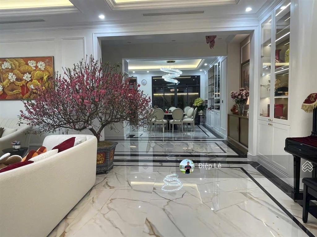 Cho thuê liền kề 90m2 dự án vinhomes harmony, ngay sát hồ, hoàn thiện đẹp full đồ, có thang máy