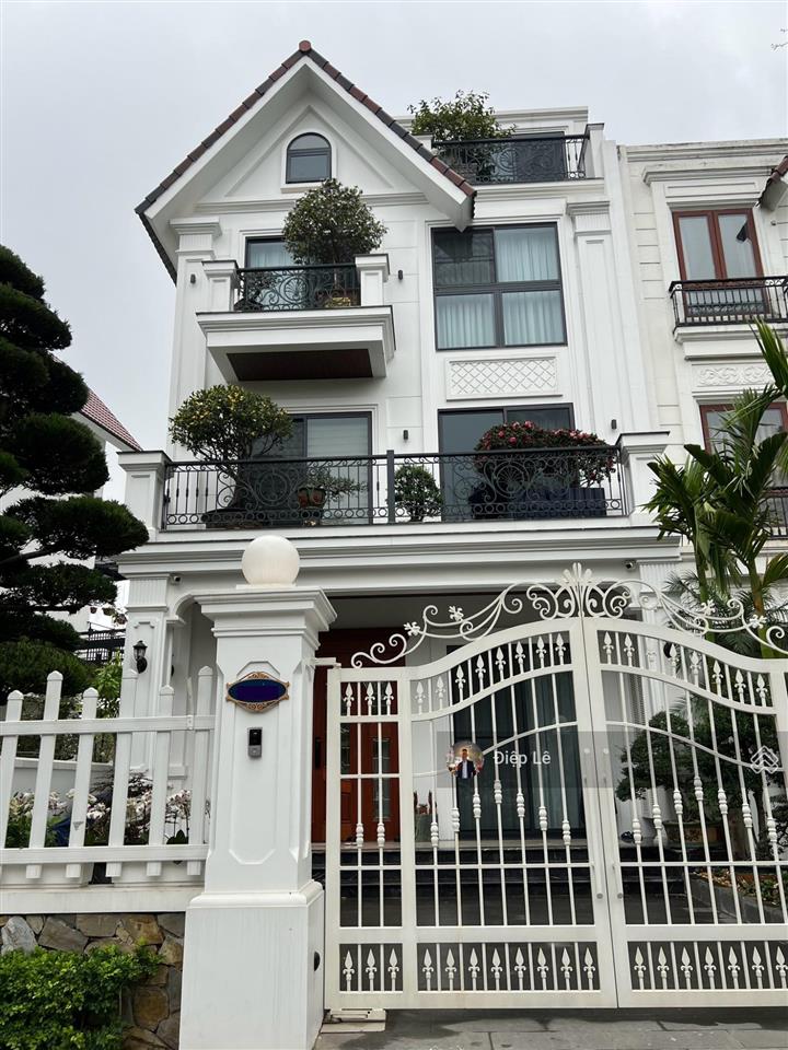 50tr/tháng bt hoa sữa, 225m², hoàn thiện đẹp, đường rộng thông thoáng, mặt công viên, sông rộng