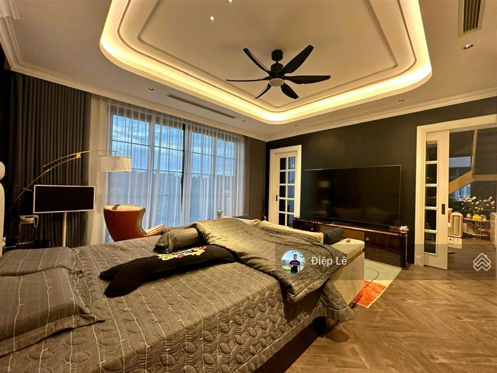 200 tỷ bt đơn lập mặt hồ harmony 360m2, hoàn thiện mới đẹp, vị trí đắc địa view trọn hồ điều hòa