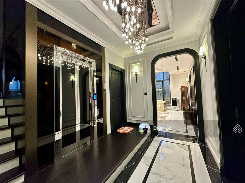 200 tỷ bt đơn lập mặt hồ harmony 360m2, hoàn thiện mới đẹp, vị trí đắc địa view trọn hồ điều hòa