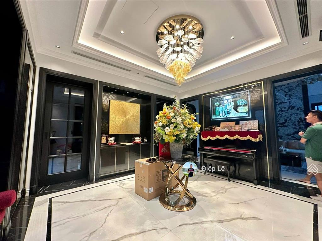 100 tỷ bt riverside 300m2 hoàn thiện đẹp, mặt công viên đỗ xe thoải mái, sông sau liền nhà rất rộng