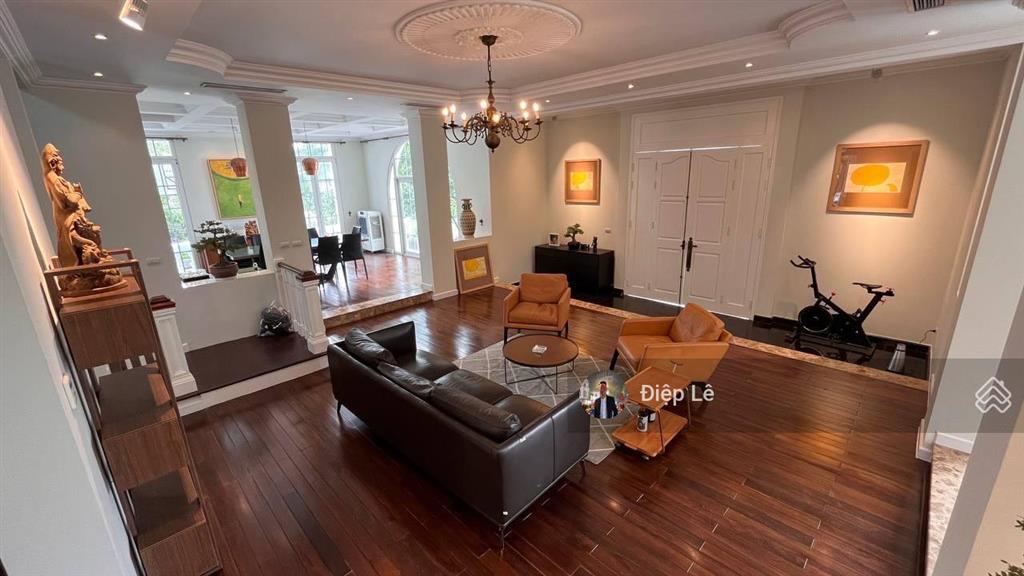 200 tỷ bt vip bằng lăng 500m2, đơn lập, hoàn thiện mới siêu đẹp, ngã ba sông rộng nội khu yên tĩnh