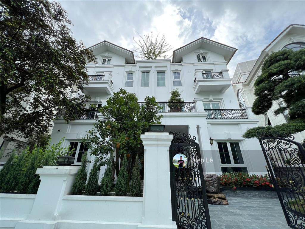 Cặp song lập hoa sữa vinhomes riverside đất nở hậu, hoàn thiện đẹp, đường thoáng, sông rộng