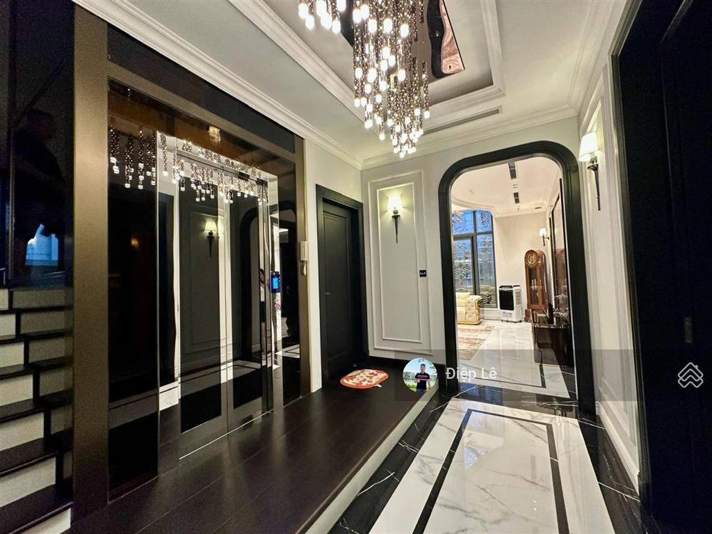 Cặp song lập hoa sữa vinhomes riverside đất nở hậu, hoàn thiện đẹp, đường thoáng, sông rộng
