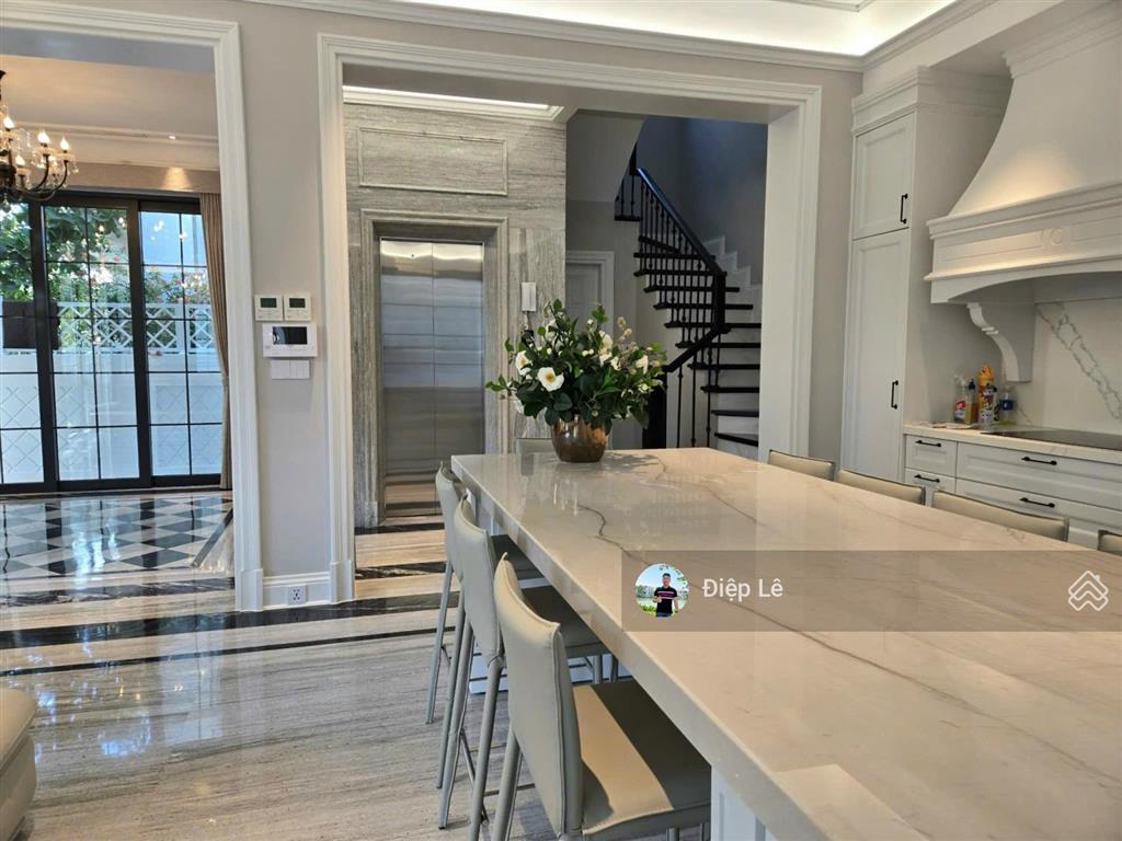 51 tỷ bt hoa phượng 151m2, hoàn thiện đẹp, đường thông thoáng, mặt công viên, view ngã ba sông rộng