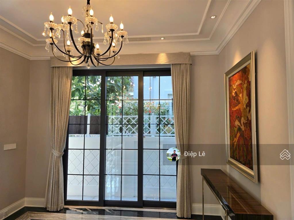 51 tỷ bt hoa phượng 151m2, hoàn thiện đẹp, đường thông thoáng, mặt công viên, view ngã ba sông rộng