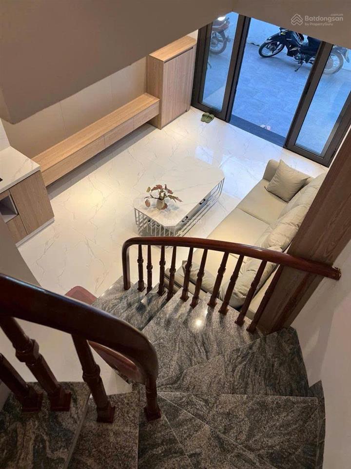 Bán nhà việt hưng, dt34m2  5 tầng  3 ngủ  full nội thất ,ô tô đỗ ngõ, chỉ việc xách vali vào ở