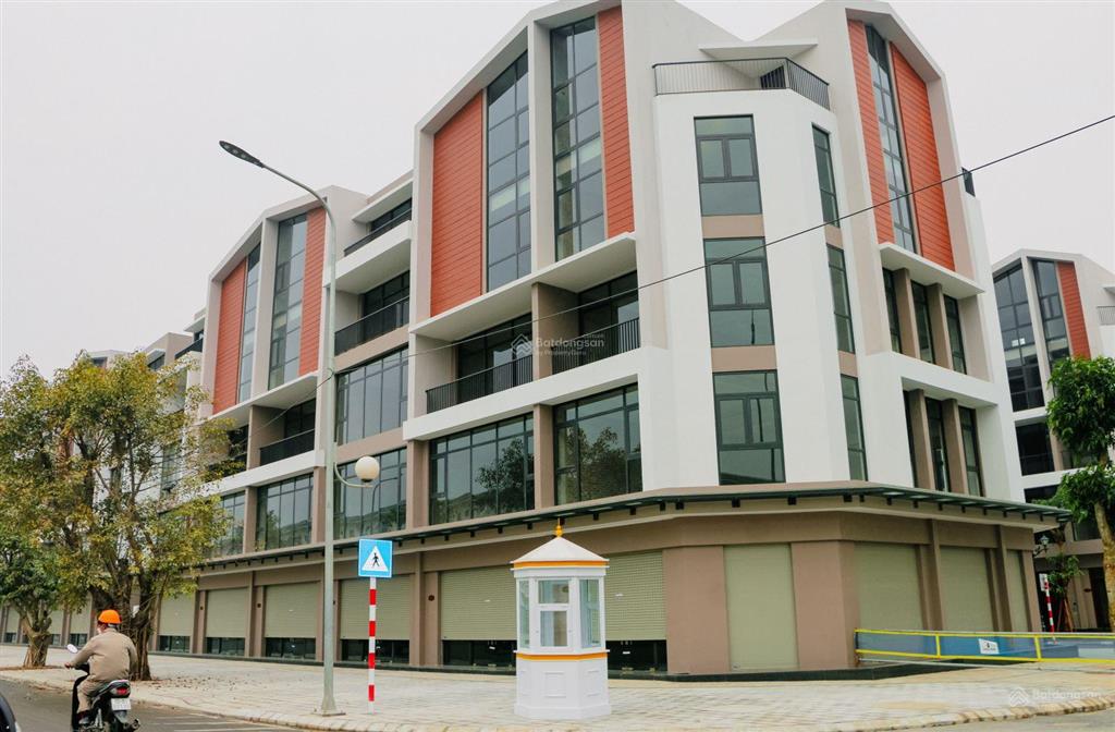 Bán căn liền kề phố biển 85m2, giá tốt ocean park 3