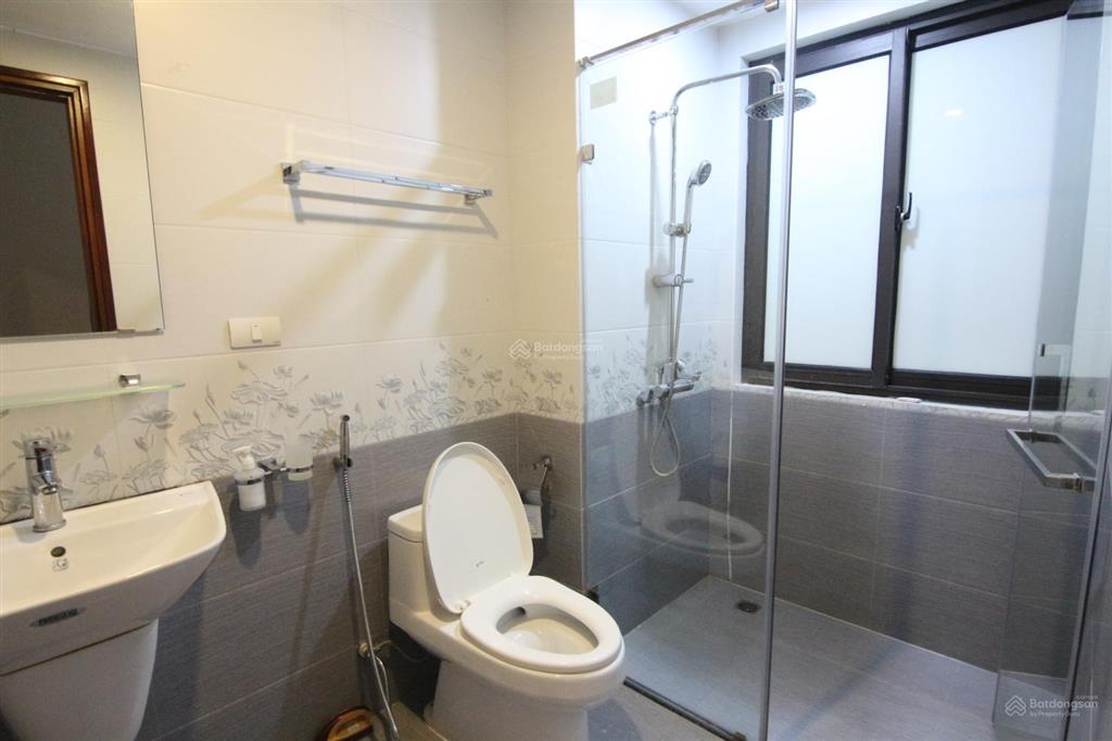 Cho thuê nhà riêng phố gia thượng, long biên gần trường pháp. giá thuê 15tr/th 0989 318 ***
