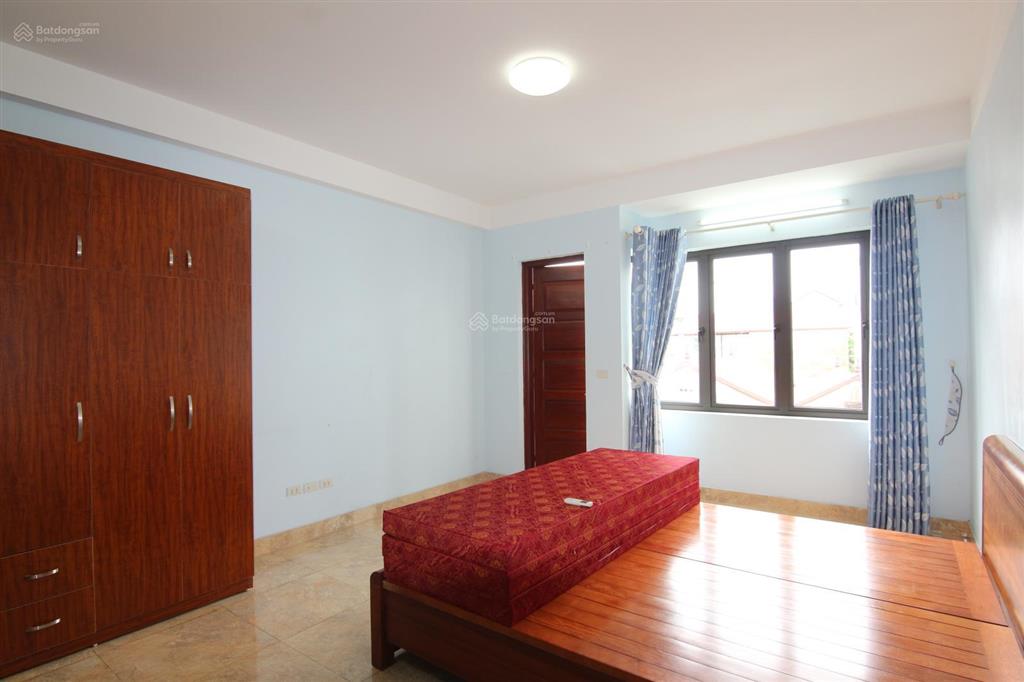 Cho thuê nhà riêng phố gia thượng, long biên gần trường pháp. giá thuê 15tr/th 0989 318 ***