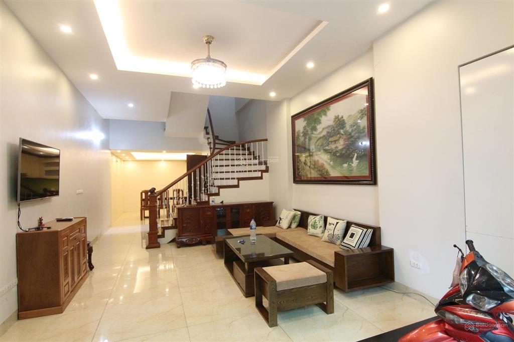Cho thuê nhà riêng phố gia thượng, long biên gần trường pháp. giá thuê 15tr/th 0989 318 ***