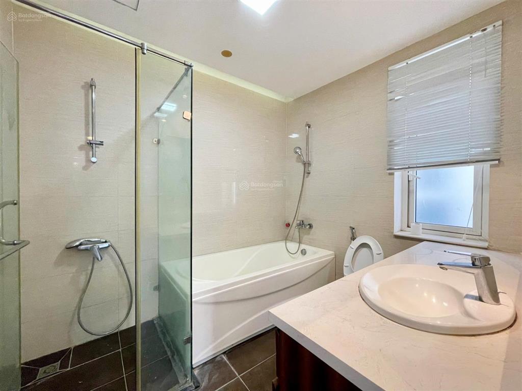 Cho thuê biệt thự liền kề vinhomes riverside không đồ. giá thuê 30tr/tháng