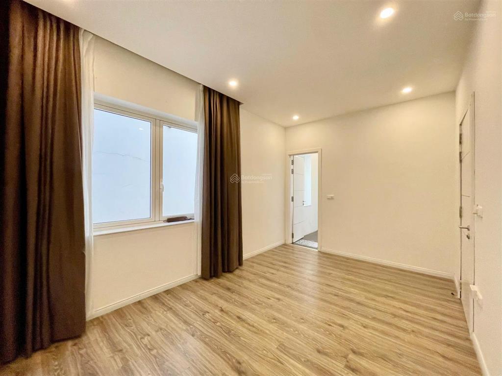 Cho thuê biệt thự liền kề vinhomes riverside không đồ. giá thuê 30tr/tháng