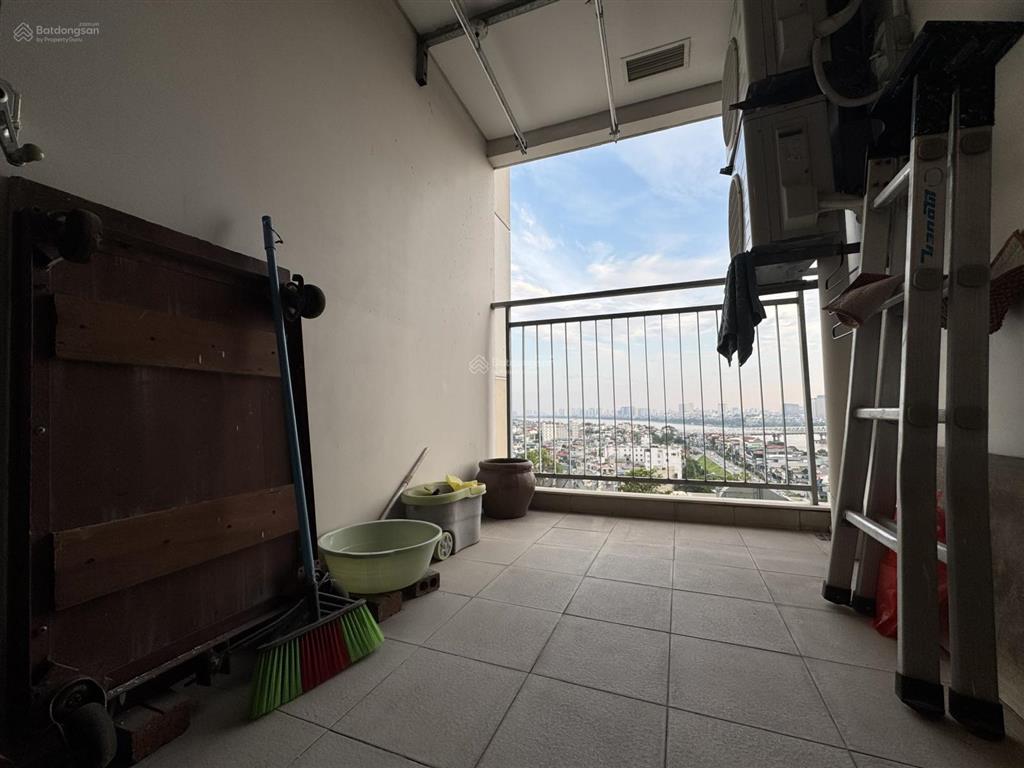 Cần bán căn hộ mipec long biên 3pn view sông, tầng trung. giá bán 13 tỷ.  0989 318 ***