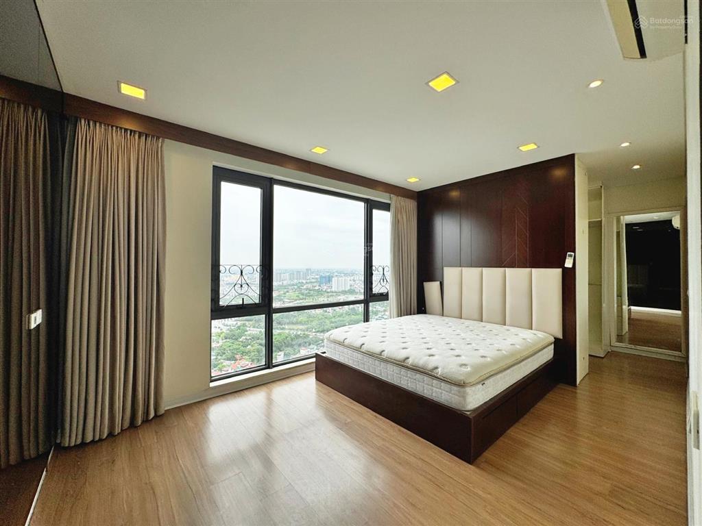 Cho thuê căn hộ mipec long biên 3pn nội thất cơ bản, căn góc. giá thuê 18tr/tháng
