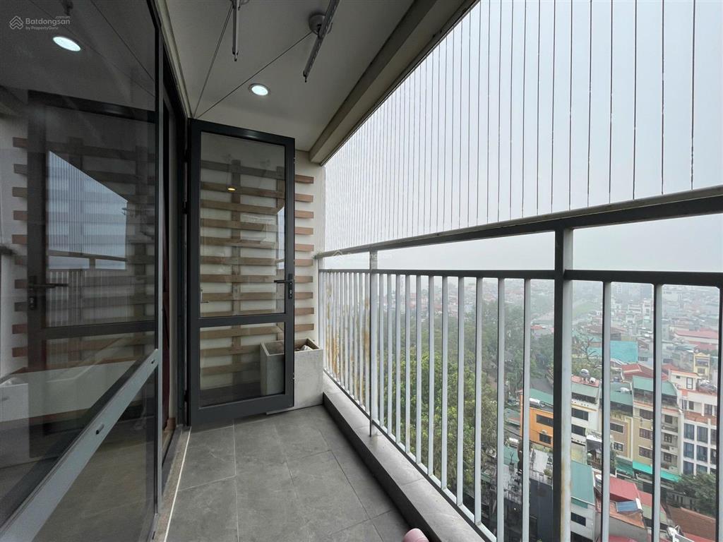 Cho thuê căn hộ mipec long biên 3pn, căn góc đủ đồ view sông hồng.  0989 318 ***