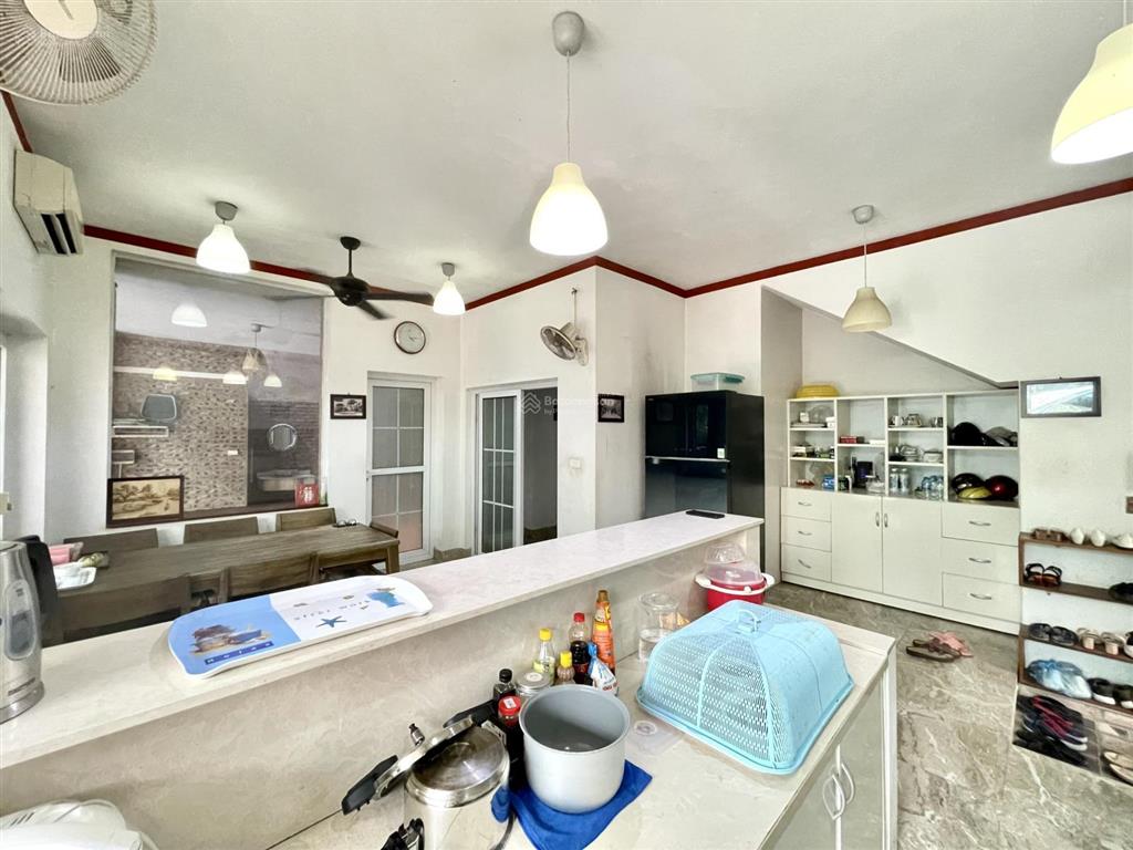 Cho thuê kiểu biệt thự tại ngọc thụy, long biên sân vườn rộng 1.100m2, view sông. giá 30tr/tháng